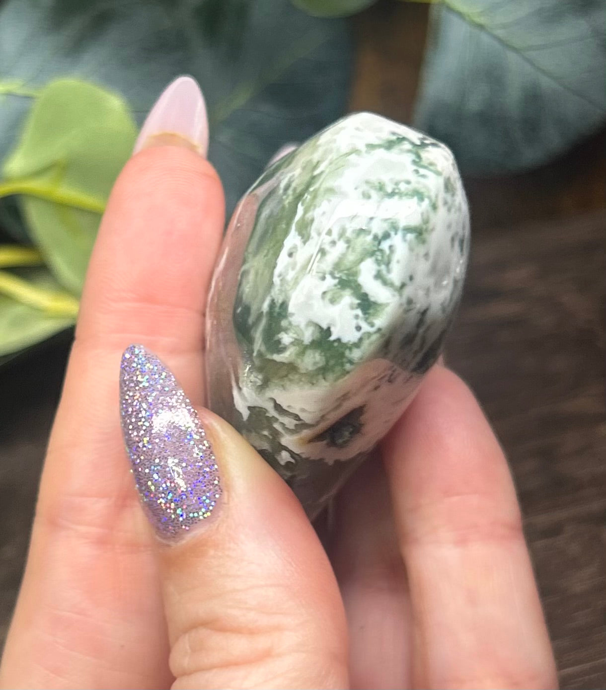 Moss Agate Heart Palm white / green