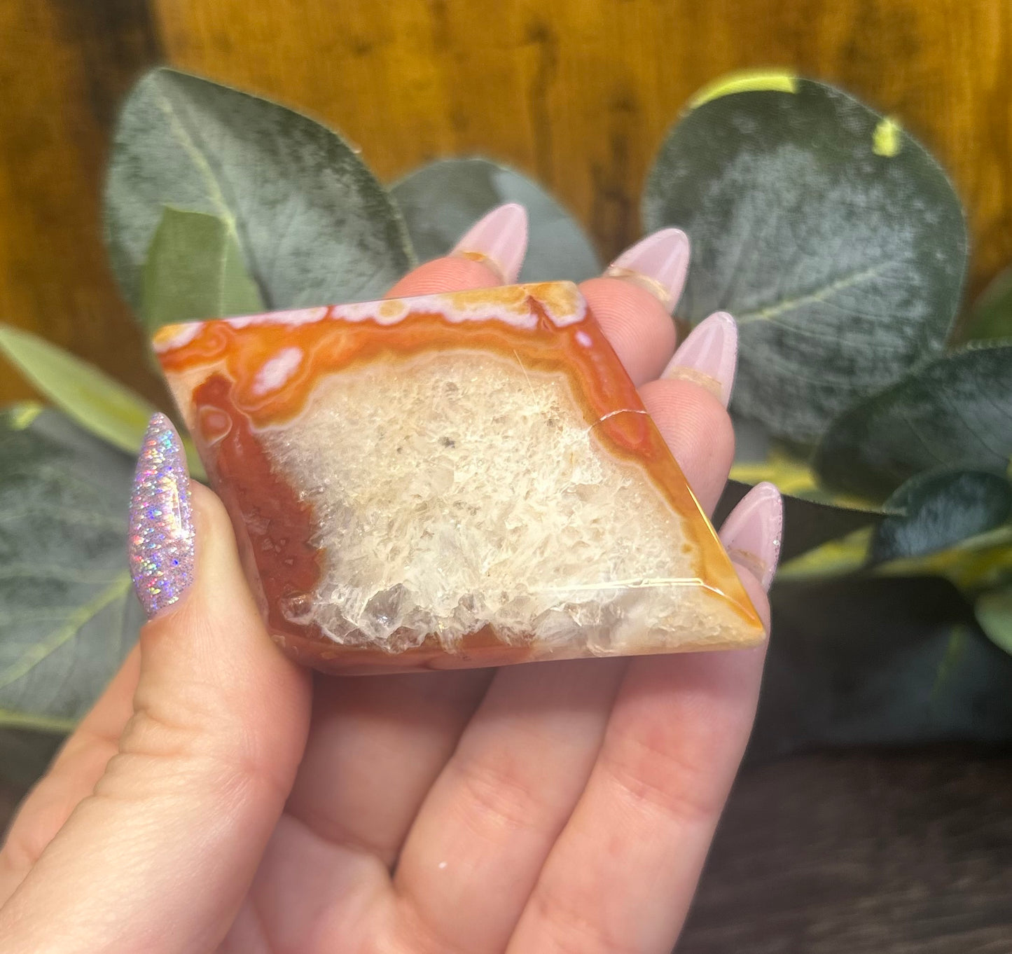 Carnelian Agate Crystal Diamond Carving
