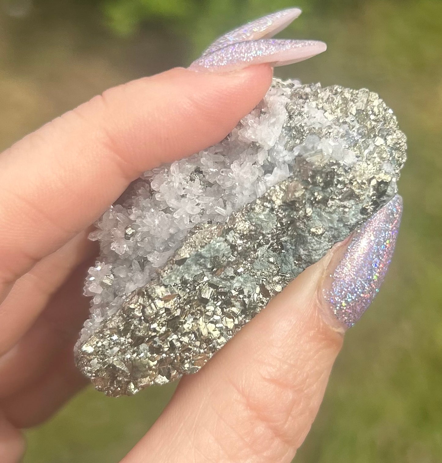 High Quality Quartz With Pyrite