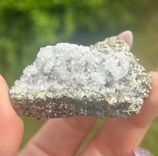 High Quality Quartz With Pyrite
