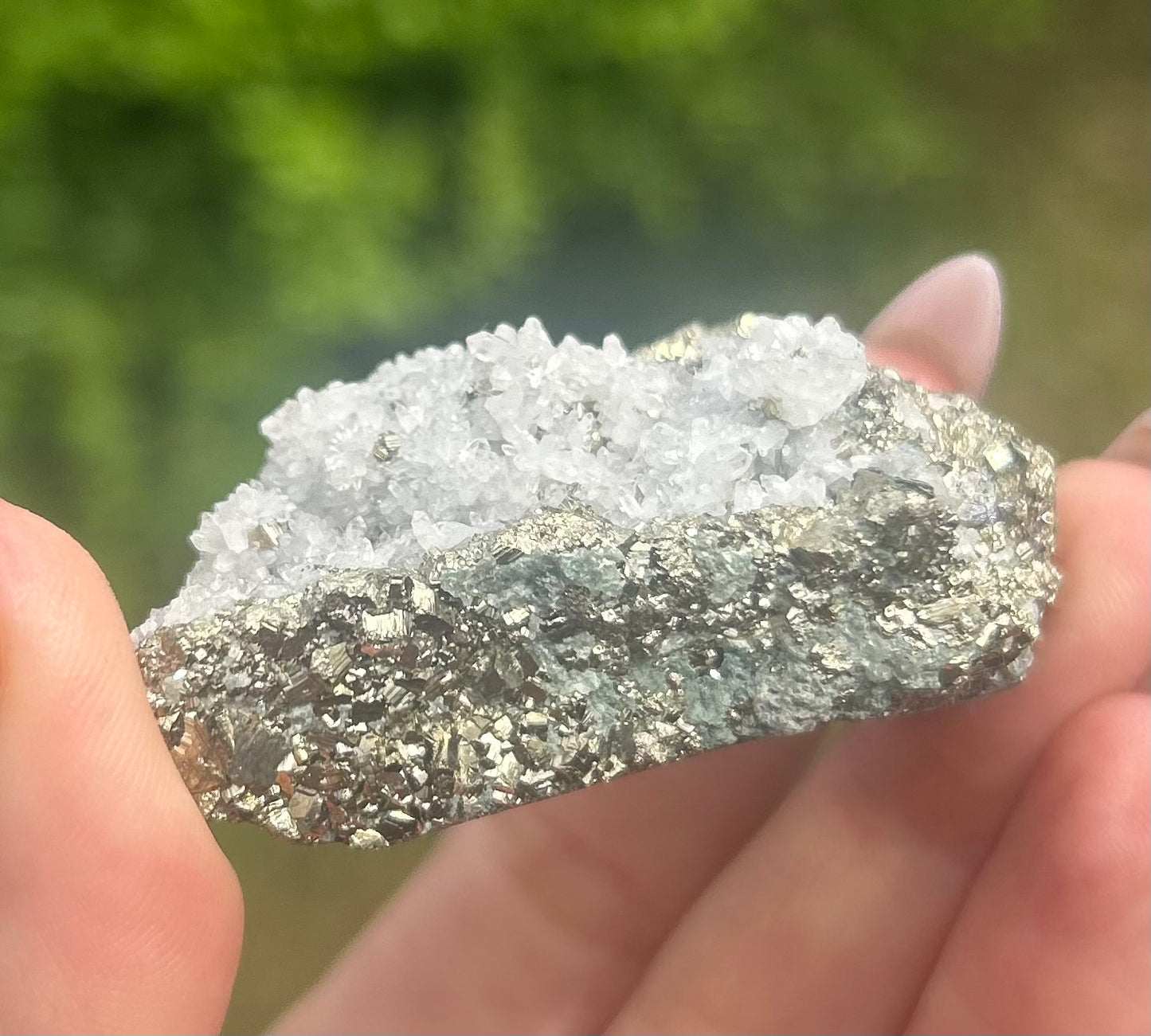 High Quality Quartz With Pyrite