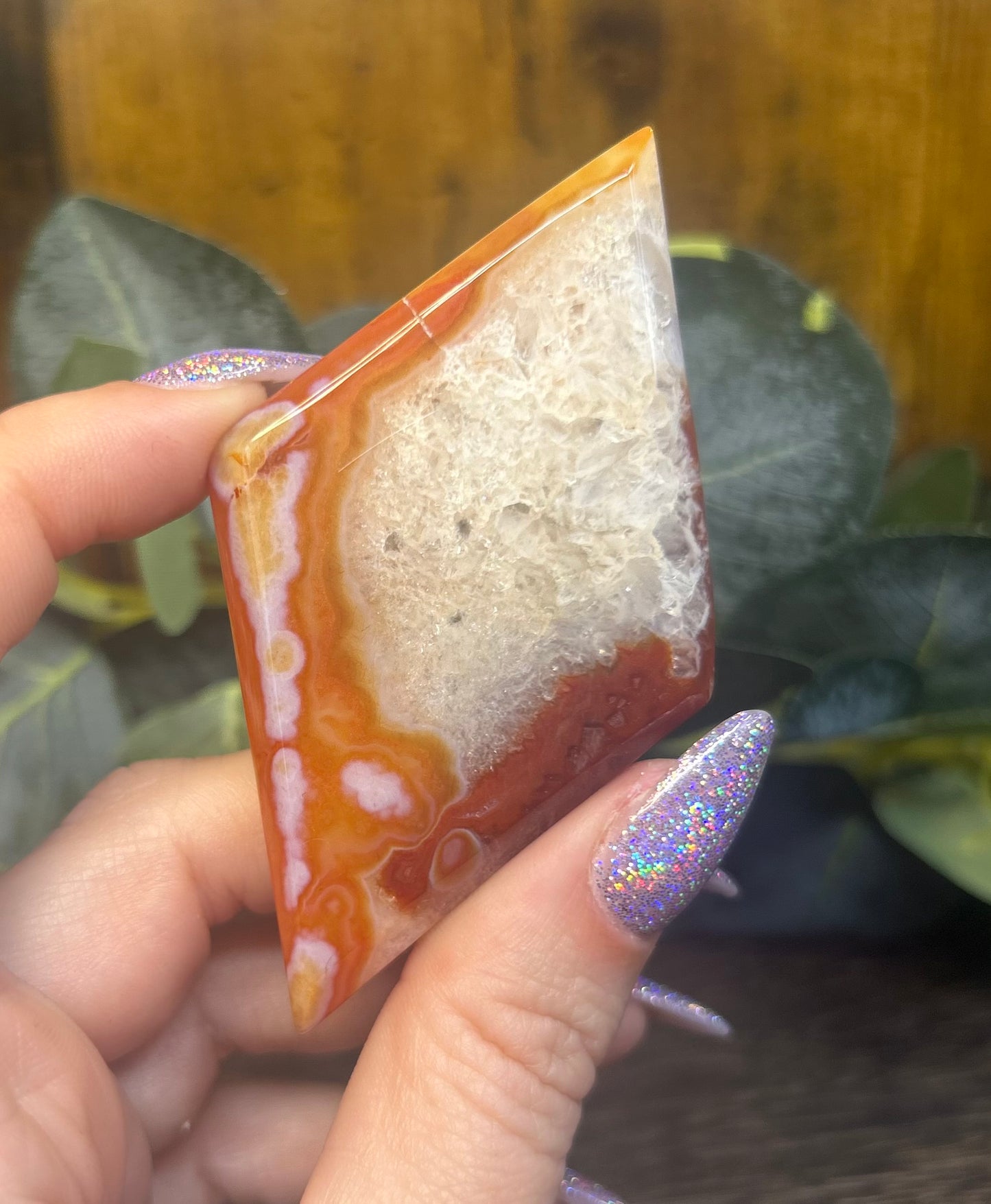 Carnelian Agate Crystal Diamond Carving