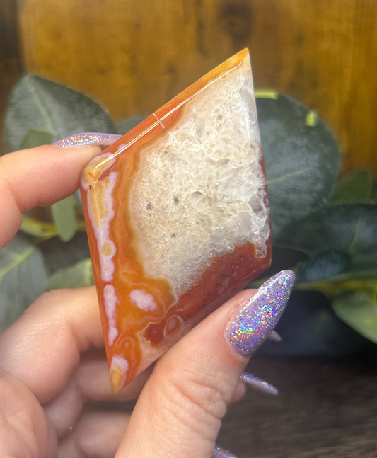 Carnelian Agate Crystal Diamond Carving