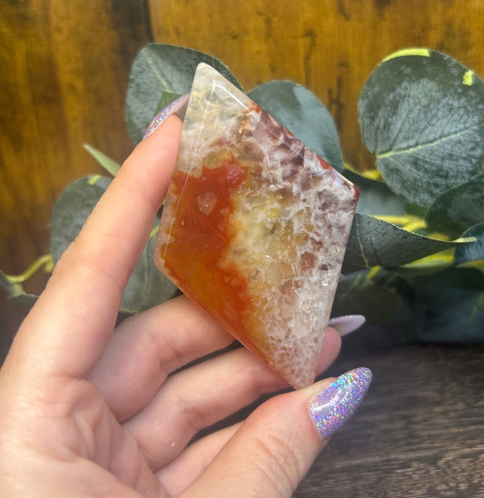 Carnelian Agate Crystal Diamond Carving