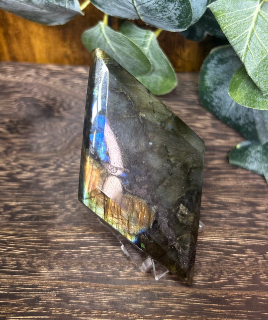 Labradorite Flashy Diamond